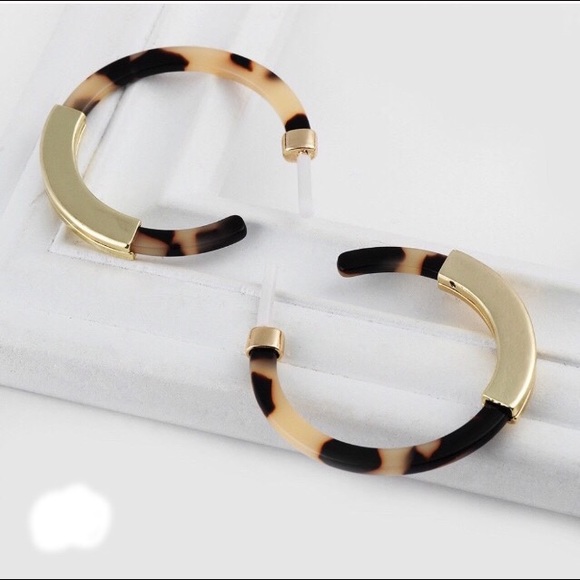 Jewelry - Gold Bar Acrylic Tortoise Shell Hoop Earrings
